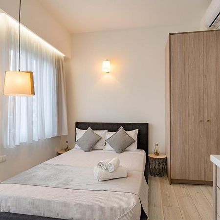 White & Gray Apartment 레팀노 외부 사진