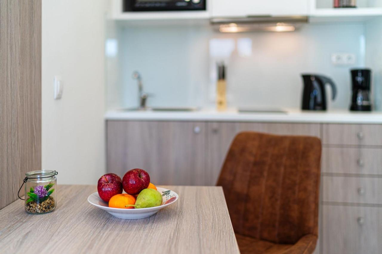 White & Gray Apartment 레팀노 외부 사진