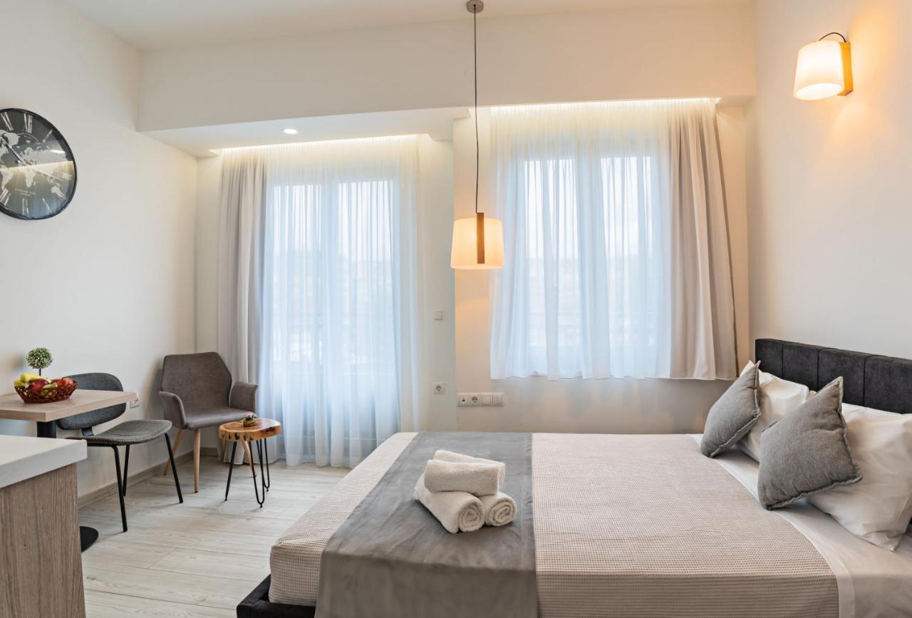 White & Gray Apartment 레팀노 외부 사진