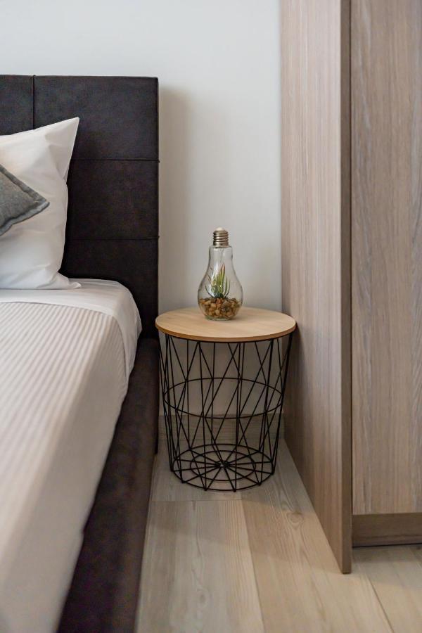 White & Gray Apartment 레팀노 외부 사진