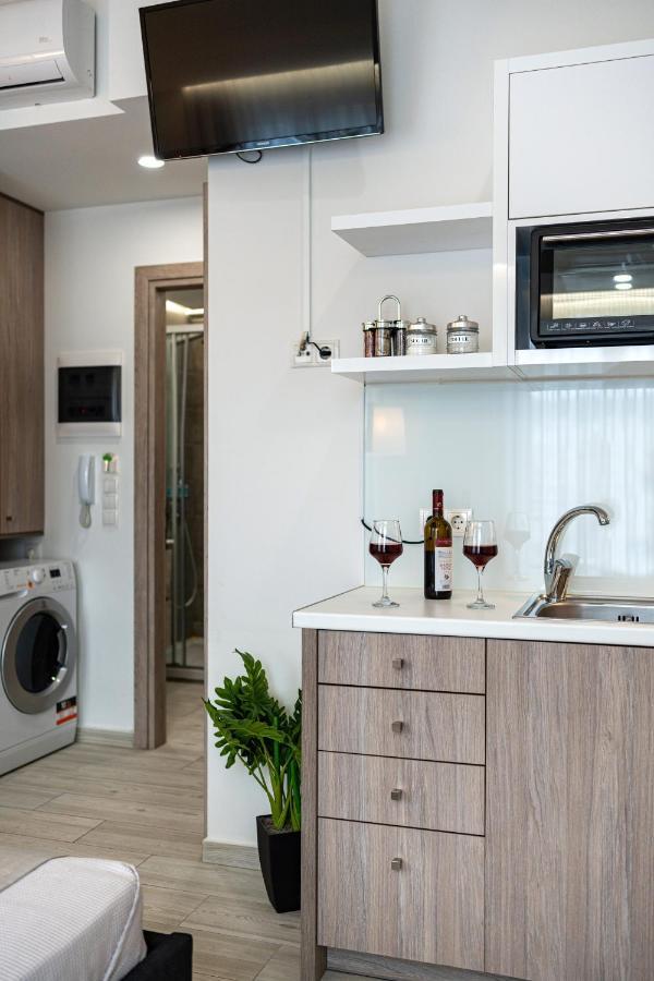 White & Gray Apartment 레팀노 외부 사진